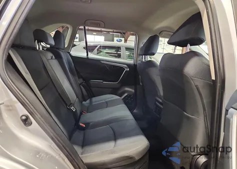 2020 Toyota Rav4 Le z USA, uszkodzony, nr VIN JTMLWRFVXLD072291